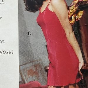 Undercover Wear's red wrinkle resistant fabric, adjustable straps Chemise, Small